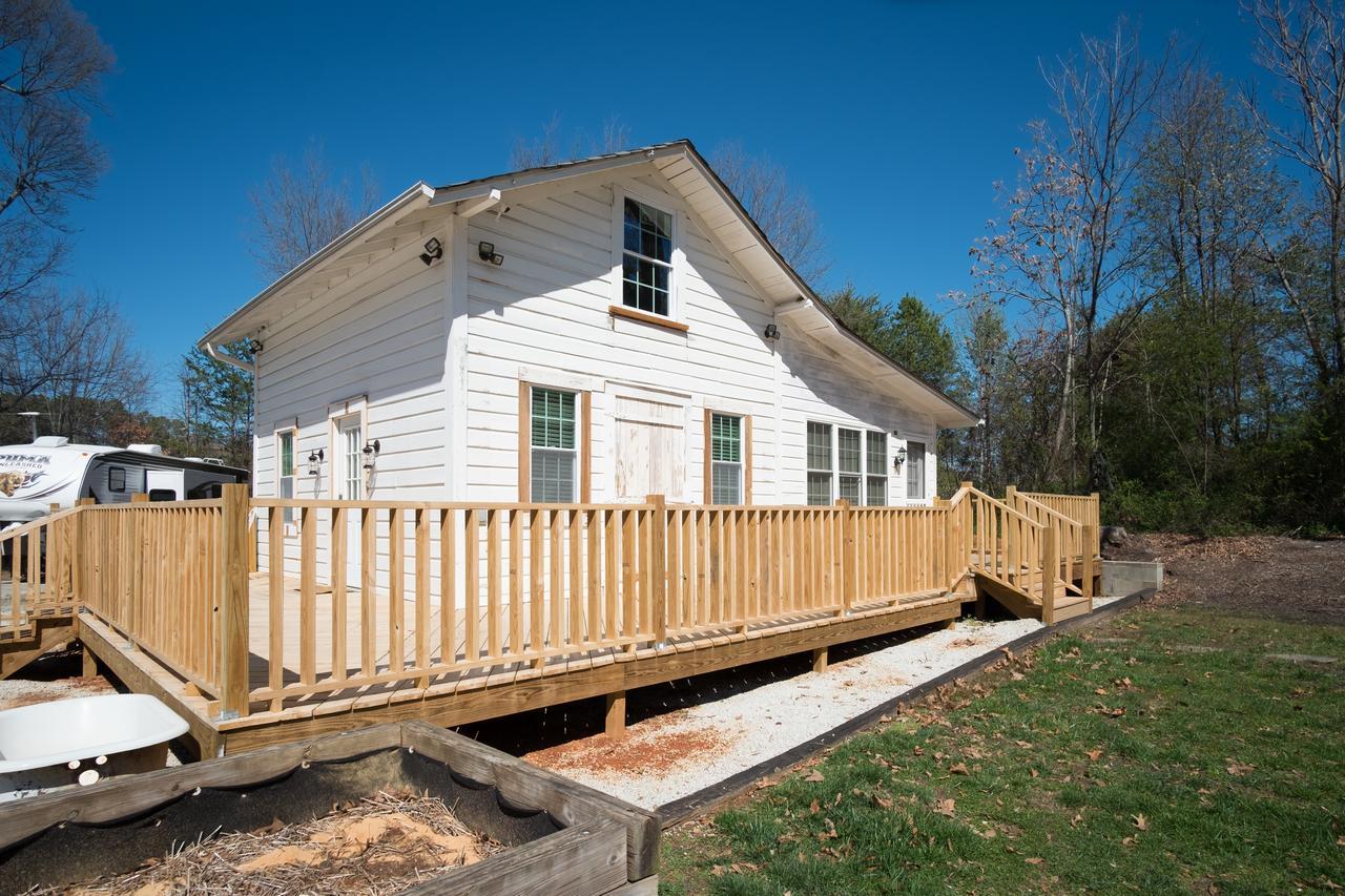 Swamp Rabbit Inn Travelers Rest Exterior photo